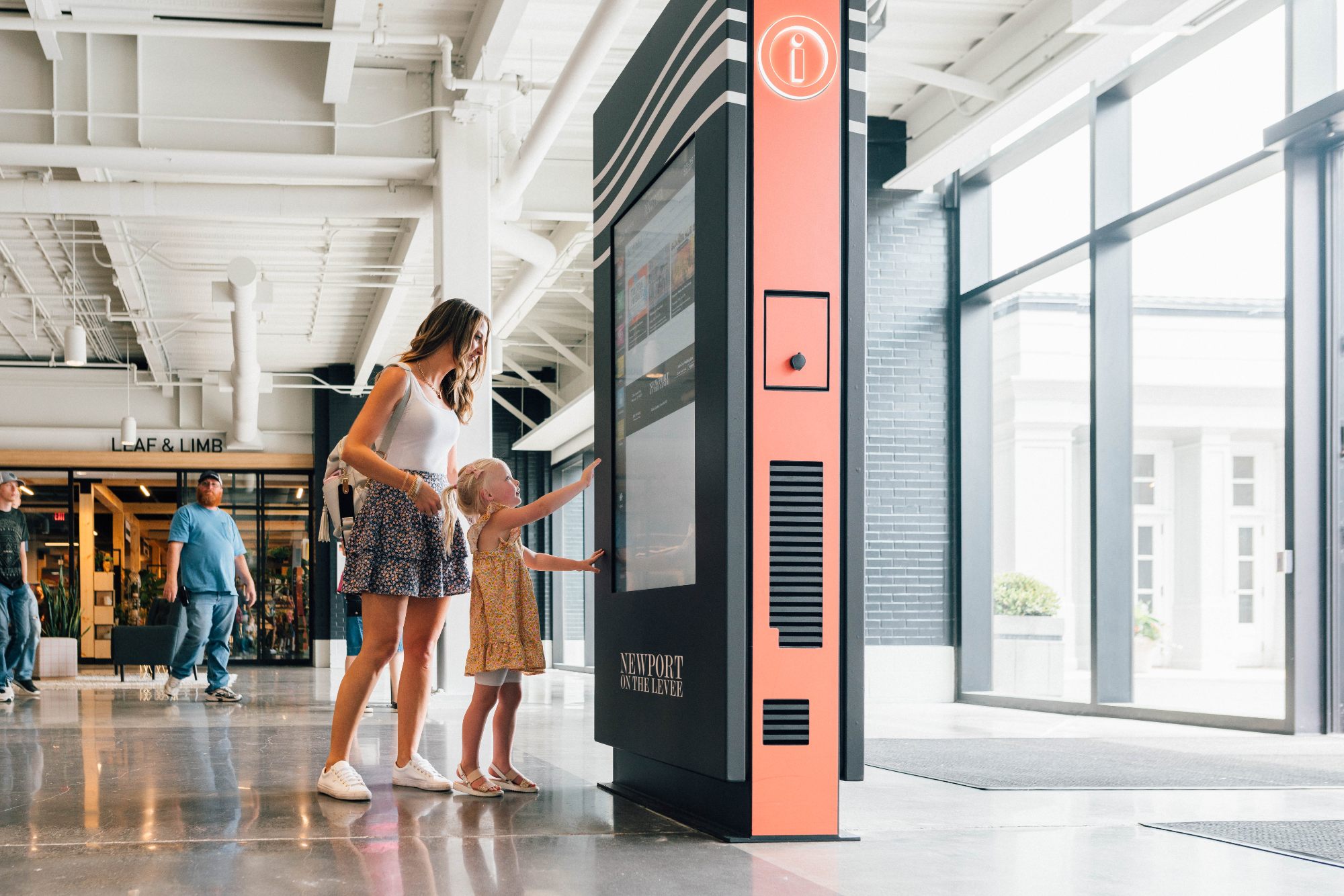 Retail Advertising | DOOH Inventory | Screenverse